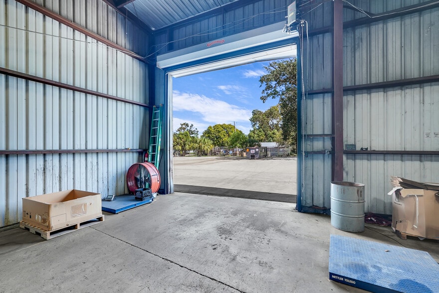 More Photos Of 1313 Rogers St, Savannah Service For Sale