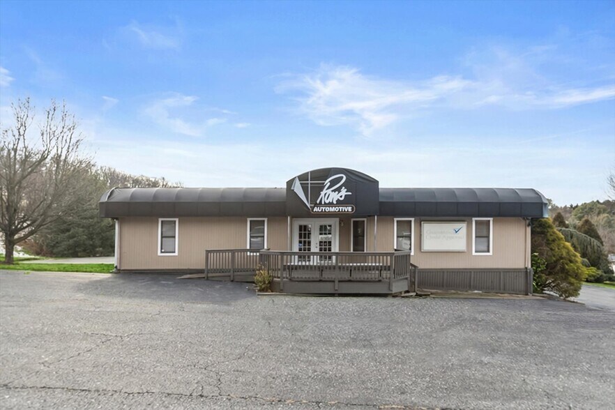 More Photos Of 4028 Hanover Pike, Manchester Auto Repair For Sale