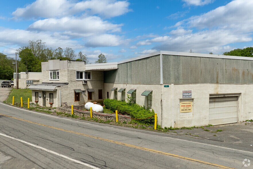 Primary Photo Of 112 Forge Hill Rd, New Windsor Township Warehouse For Lease