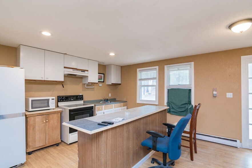 More Photos Of 154 S Mountain Rd, Northfield Schools For Sale