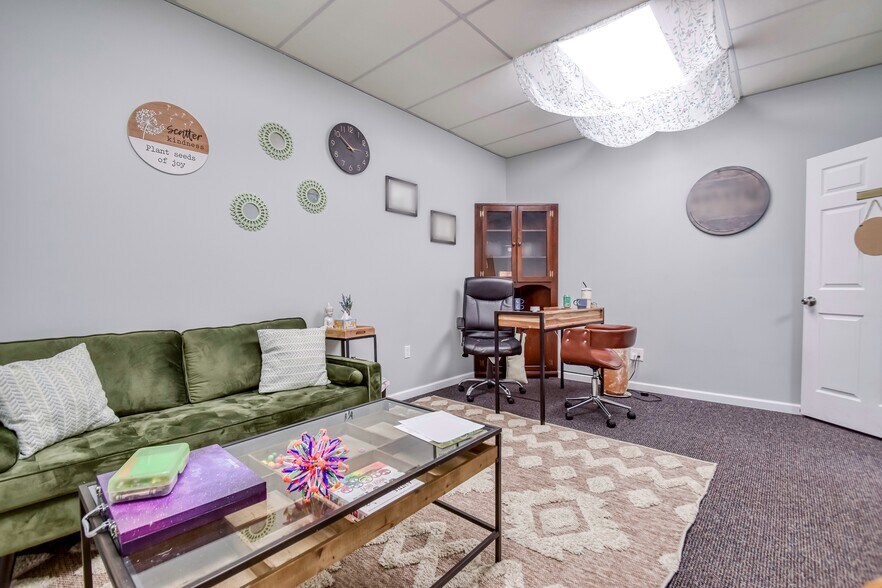 More Photos Of 1366 E 346th St, Eastlake Restaurant For Sale