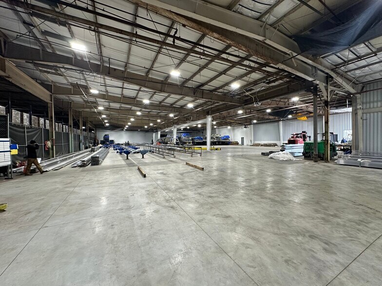 More Photos Of 1500 E Murden St, Kokomo Warehouse For Lease