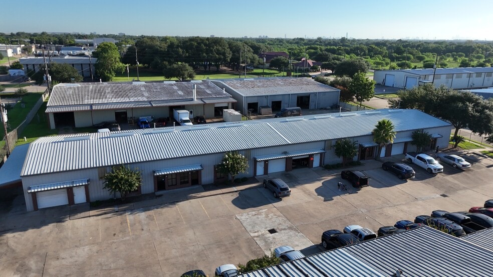 More Photos Of 13110 Mula Ct, Stafford Industrial For Lease