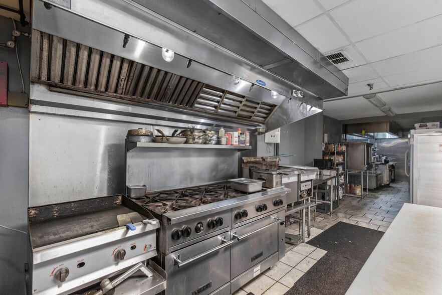 More Photos Of 110 E South St, Jackson Bar For Sale