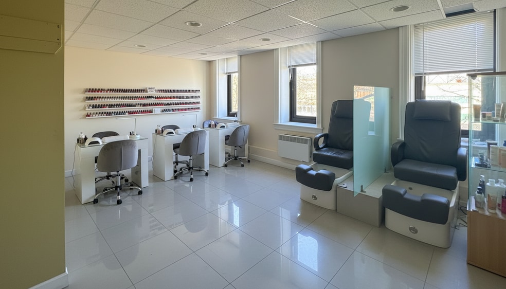More Photos Of 2928 Ditmars Blvd, Astoria Storefront Retail Office For Lease