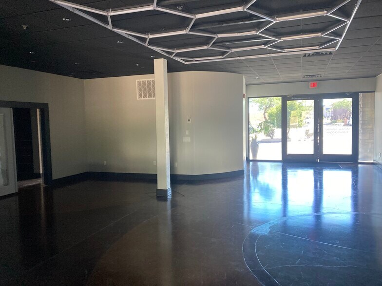 More Photos Of 16853 E Palisades Blvd, Fountain Hills Office For Lease