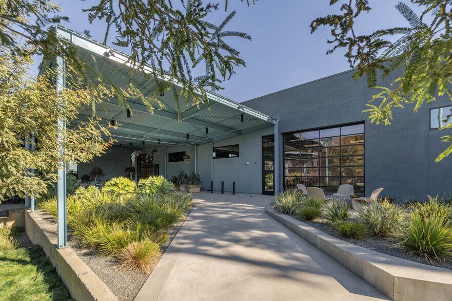 More Photos Of 3333 Casitas Ave, Los Angeles Unknown For Lease