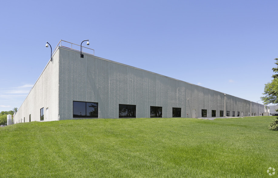 Primary Photo Of 8840-8880 Evergreen Blvd NW, Coon Rapids Manufacturing For Lease