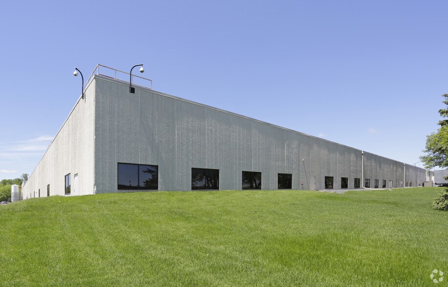 More Photos Of 8840-8880 Evergreen Blvd NW, Coon Rapids Manufacturing For Lease