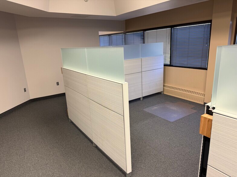 More Photos Of 186 County Road U, River Falls Office For Lease