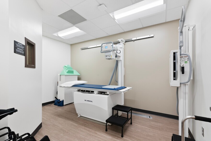 More Photos Of 1440 Main St, Dunedin Coworking Space