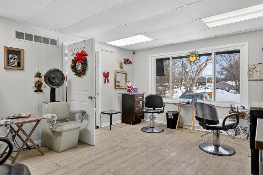 More Photos Of 7045 Cooley Lake Rd, West Bloomfield Freestanding For Sale