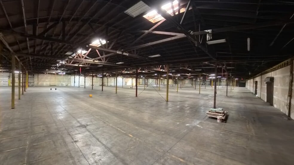 More Photos Of 1363 S Bonnie Beach Pl, Commerce Warehouse For Lease