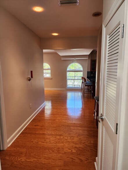 More Photos Of 3001 W Azeele St, Tampa Office For Lease