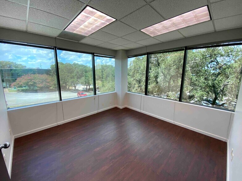 More Photos Of 4242 Medical Dr, San Antonio Medical For Sale