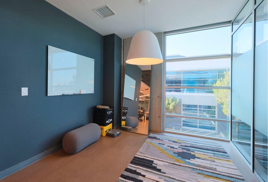 More Photos Of 855 Douglas St, El Segundo Loft Creative Space For Lease