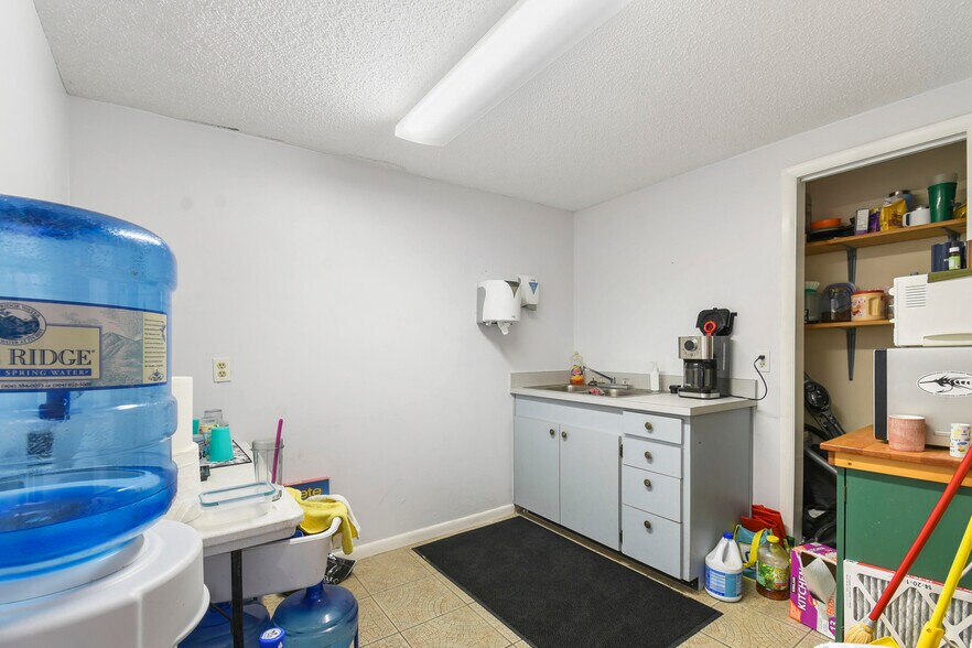 More Photos Of 1324 Mattie St, Saint Augustine Warehouse For Sale