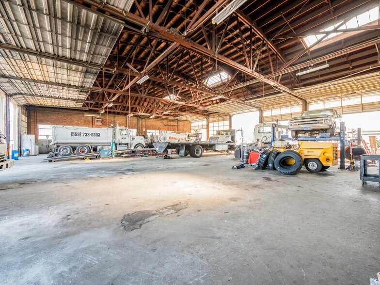 More Photos Of 2304 Monterey St, Fresno Warehouse For Sale