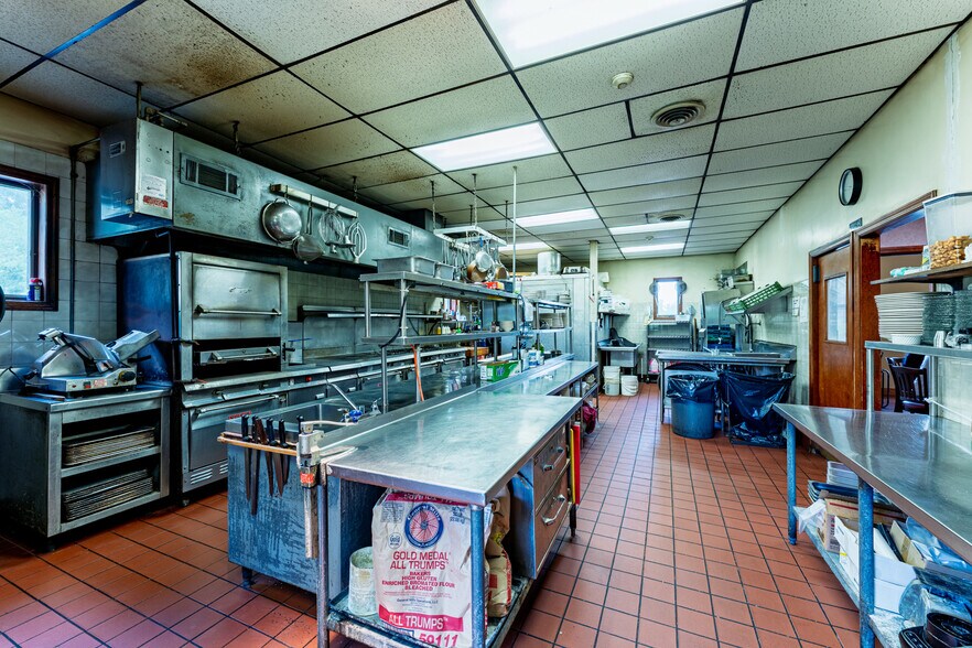 More Photos Of 400 S Center Ave, New Stanton Restaurant For Sale