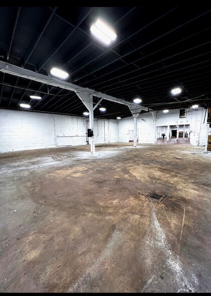 More Photos Of 640 3rd St, Newark Industrial For Lease