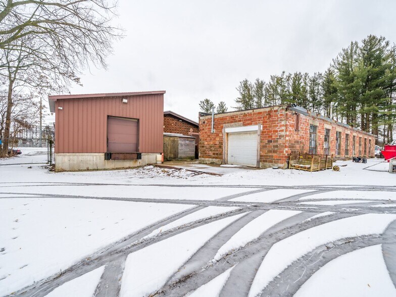 More Photos Of 50 Franklin St, Batavia Flex For Sale