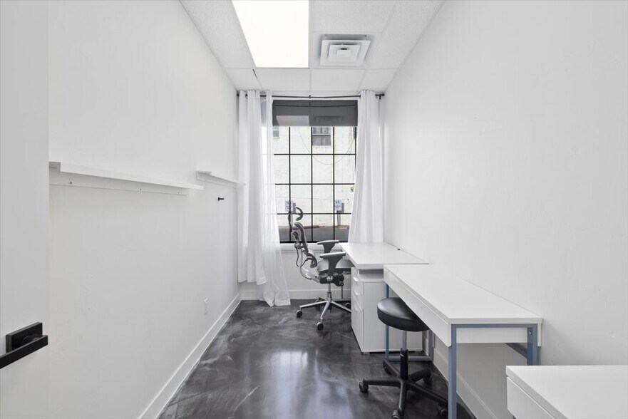 More Photos Of 204 S Durbin St, Casper Flex For Lease