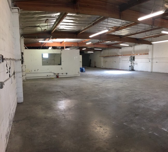 More Photos Of 900 W Hyde Park Blvd, Inglewood Warehouse For Lease