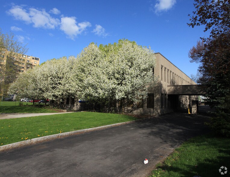 More Photos Of 1001 James St, Syracuse Medical For Lease