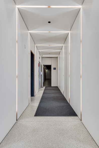More Photos Of 225 W Ohio St, Chicago Office For Lease