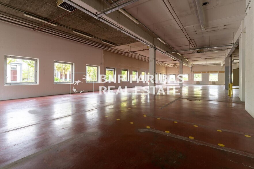 More Photos Of , Antony Office For Sale