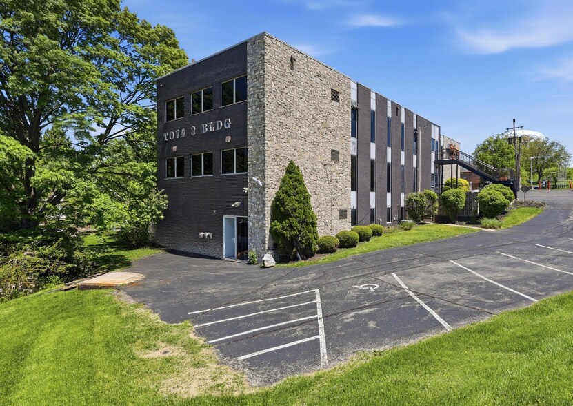 More Photos Of 1240 E Main St, Springfield Office For Sale