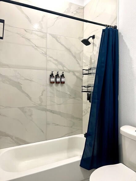 More Photos Of 203 S Lockwood Dr, Houston Apartments For Sale