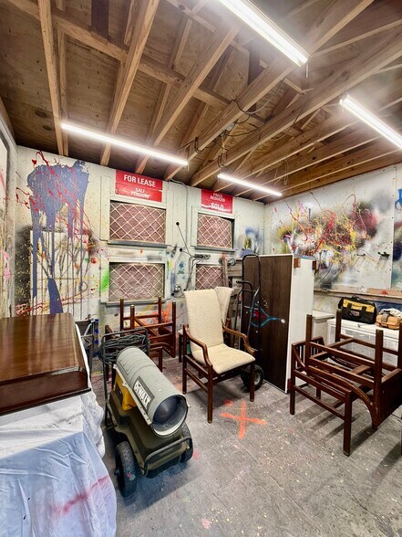More Photos Of 209 Fannin St, Tomball Freestanding For Sale