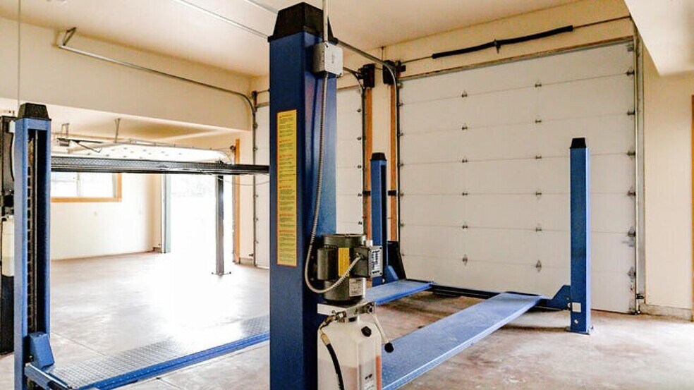More Photos Of 352 MO-245, Dadeville Horse Stables For Sale