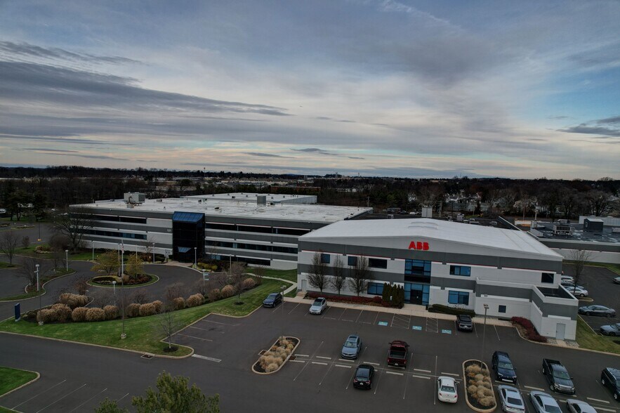 More Photos Of 121 E County Line Rd, Warminster Light Manufacturing For Lease