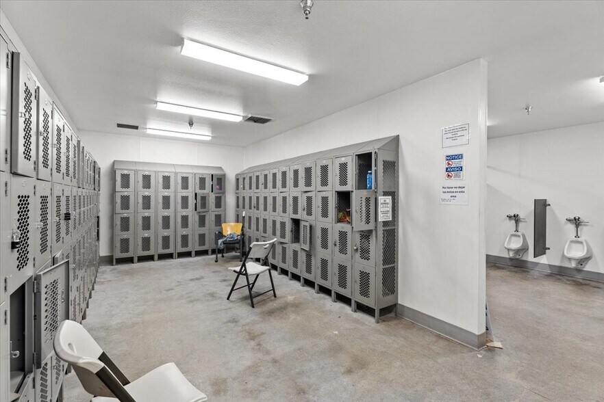 More Photos Of 3450 E Vernon Ave, Vernon Food Processing For Lease