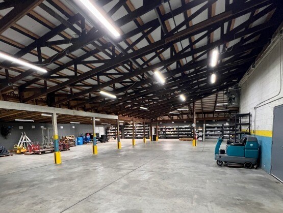 More Photos Of 1800 Scherer Pky, Saint Charles Manufacturing For Lease