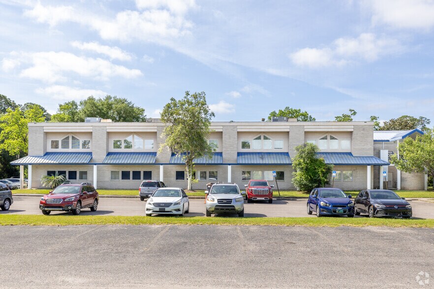 More Photos Of 4237 Salisbury Rd, Jacksonville Office For Lease