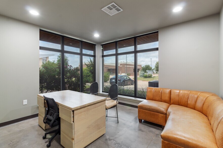 More Photos Of 750 William D Fitch Pky, College Station Loft Creative Space For Lease
