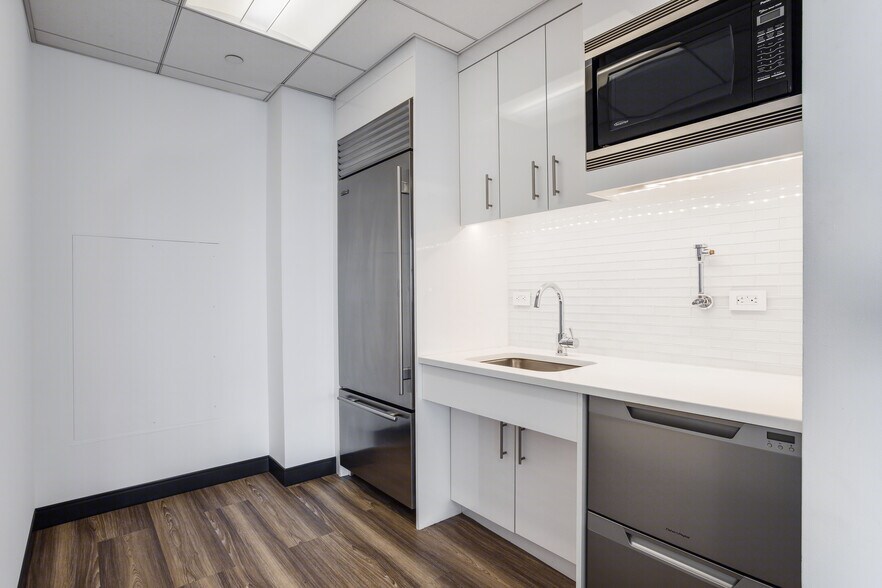 More Photos Of 350 Fifth Ave, New York Office For Lease