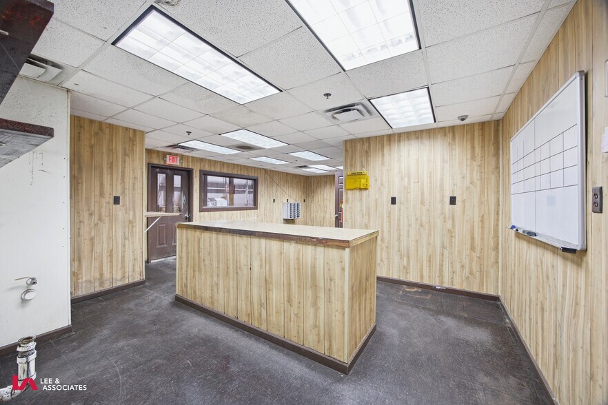 More Photos Of 101 Conyers Industrial Dr, Cartersville Warehouse For Sale