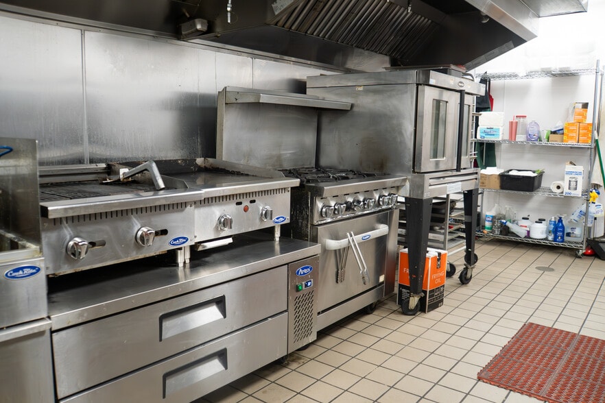 More Photos Of 808 W Lake Mead Blvd, Las Vegas Bar For Sale