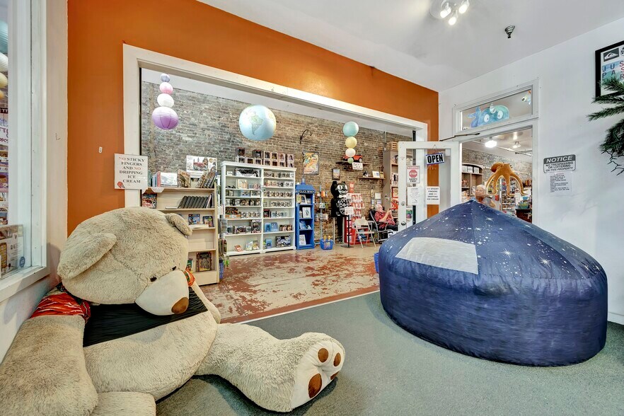 More Photos Of 2119 Strand St, Galveston Freestanding For Sale