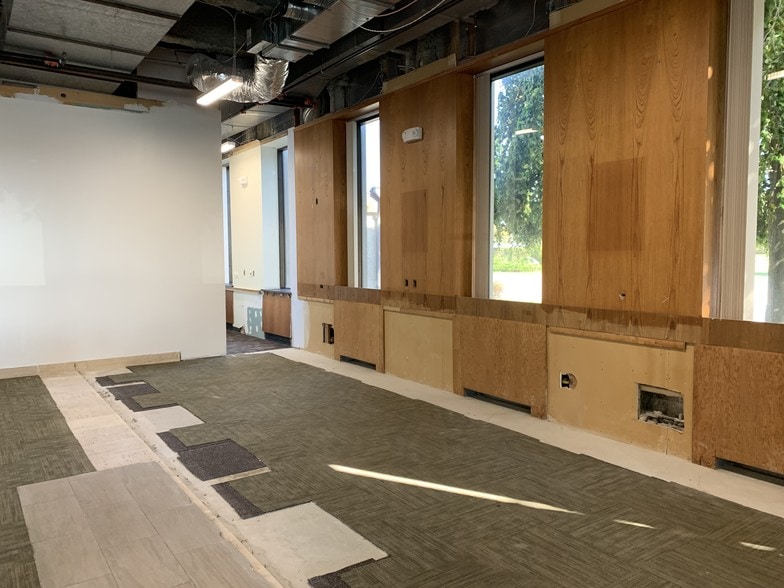 More Photos Of 4 Plaza Way, Fairhaven Bank For Lease