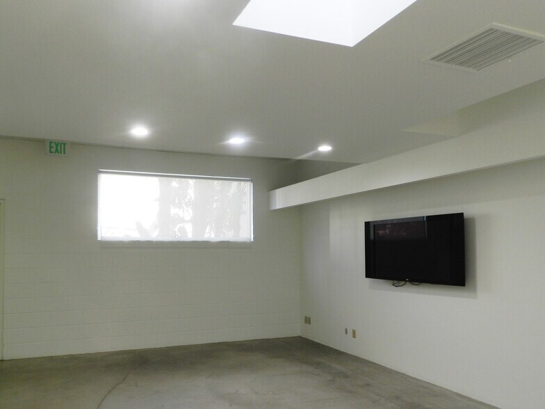 More Photos Of 1311 Broadway, Santa Monica Office For Lease