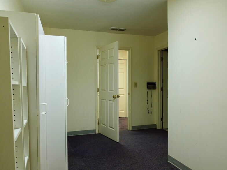 More Photos Of 3218 Mill St, Covington Medical For Sale