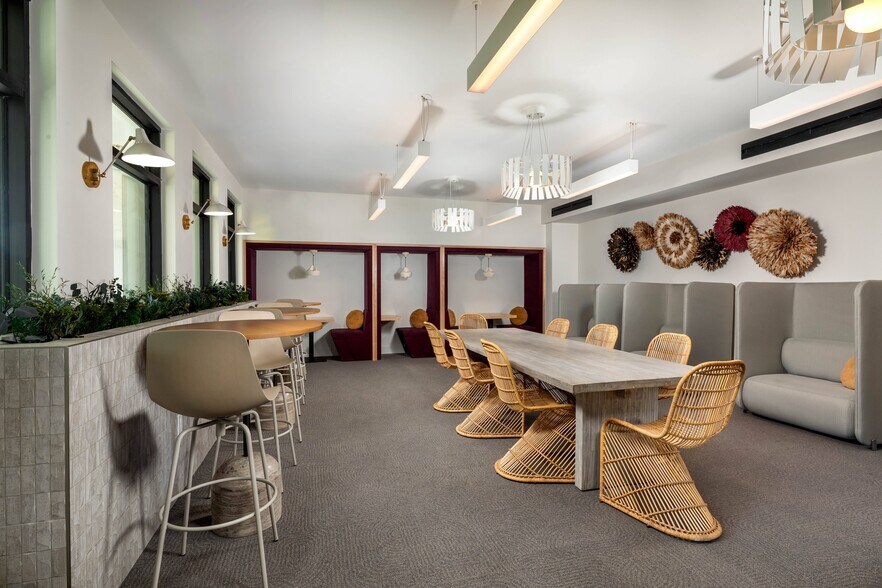 More Photos Of 1340 S Hill St, Los Angeles Apartments For Lease