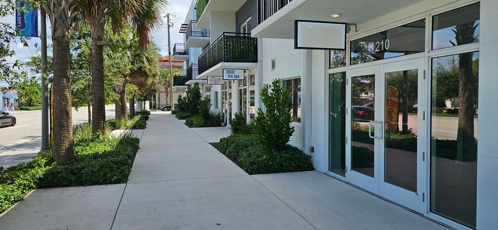 More Photos Of 1601 N Dixie Hwy, Lake Worth Apartments For Lease