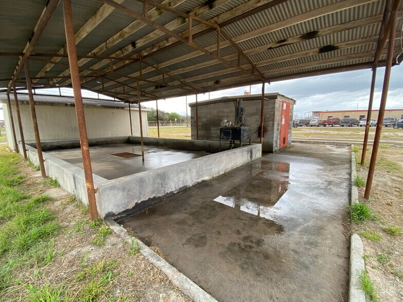 More Photos Of 438 Flournoy Rd, Alice Industrial For Lease