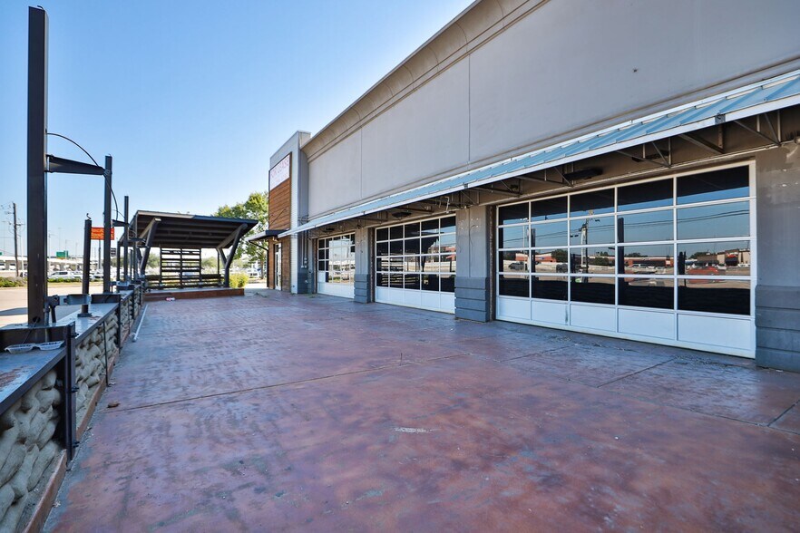 More Photos Of 12802-12808 Gulf Fwy, Houston Unknown For Lease